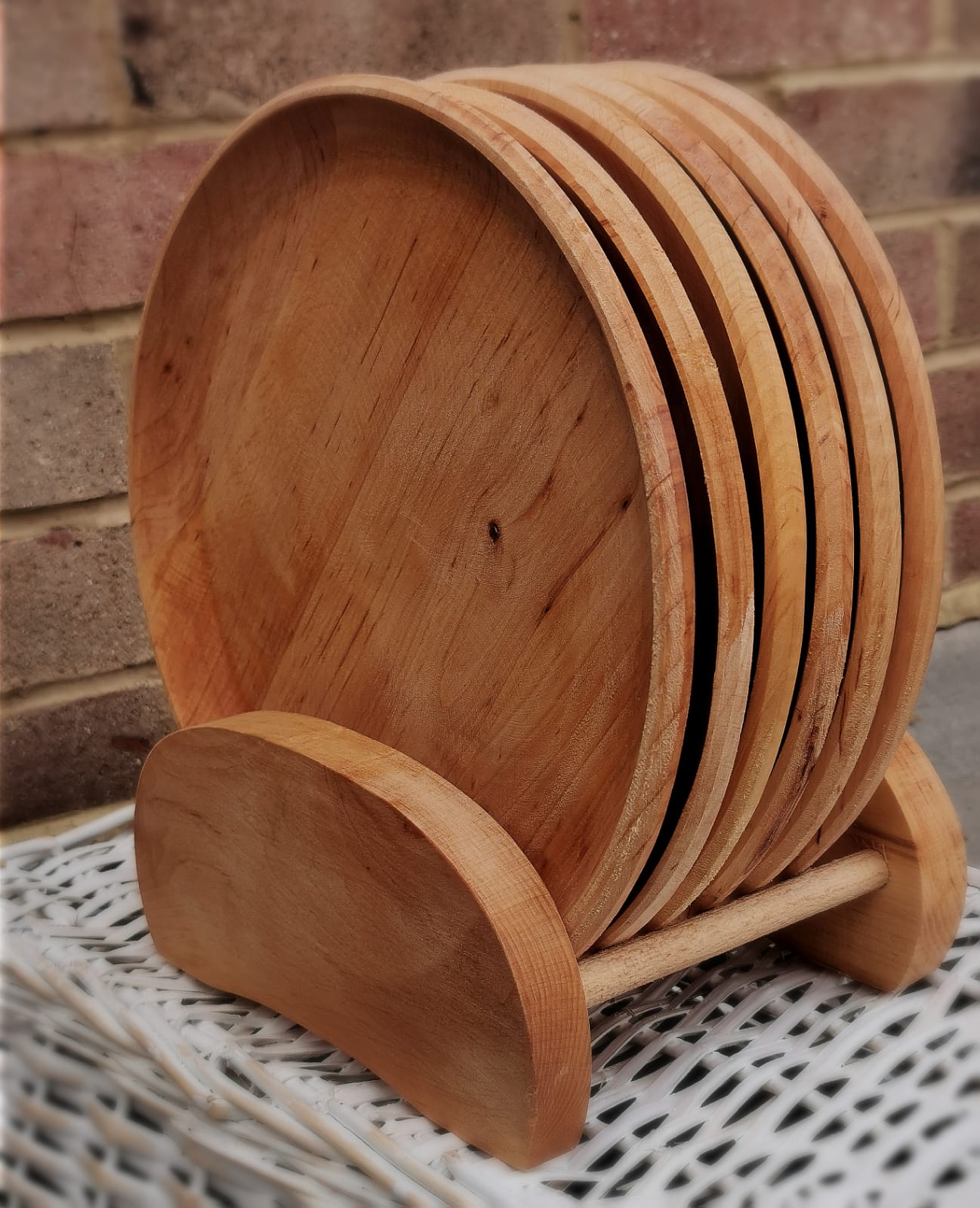 Katashut Rustic Alder Wood Dining Plate - Medieval Style Plate Set Alder Wood - Dining Set - Dining Room Décor - Easy Cleaning & Lightweight for Dishes Snack, Dessert - Set of 6 with Stand 10"